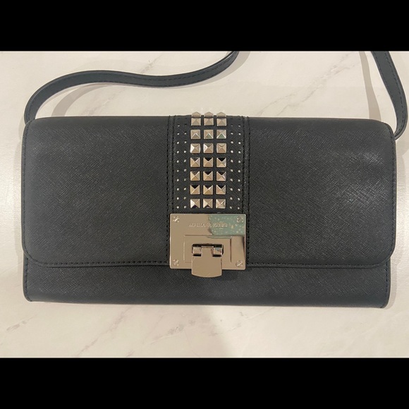 Michael Kors clutch - Picture 3 of 3